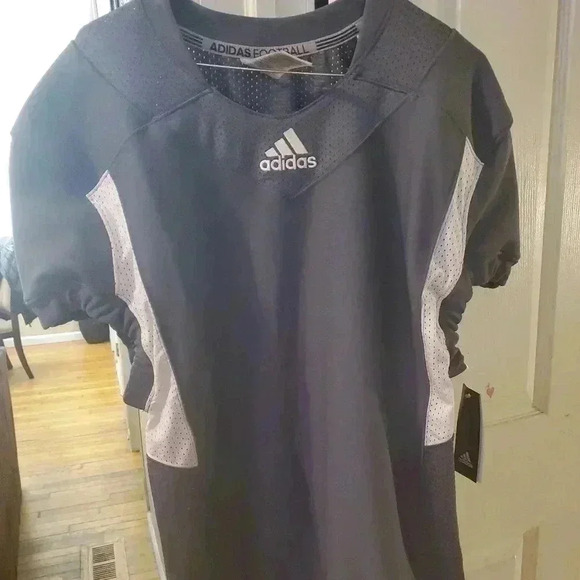 ADIDAS TECHFIT JERSEY - Picture 1 of 3